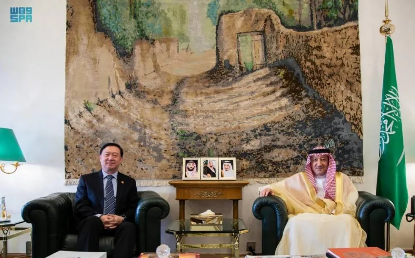 الخريجي يطرح التطورات الإقليمية والعالمية مع السفير الصيني الخريجي يطرح التطورات الإقليمية والعالمية مع السفير الصيني
