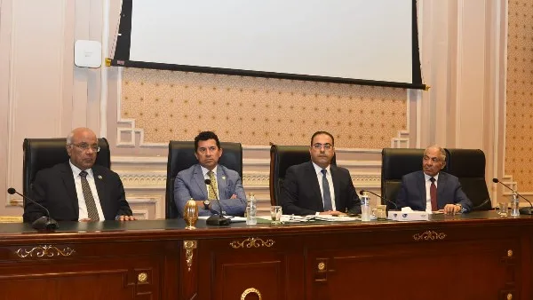 وزير الرياضة أمام البرلمان: نقدم الخدمات لـ 65% من سكان مصر.. ولجنة الشباب تؤدي دوراً بارزاً وزير الرياضة أمام البرلمان: نقدم الخدمات لـ 65% من سكان مصر.. ولجنة الشباب تؤدي دوراً بارزاً