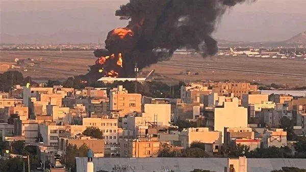 إسرائيل تستهدف طائرة إيرانية للتزود بالوقود في مطار مشهد شرق إيران إسرائيل تستهدف طائرة إيرانية للتزود بالوقود في مطار مشهد شرق إيران
