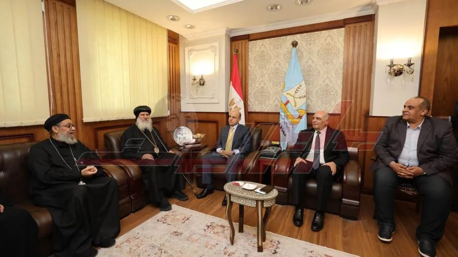 محافظ كفر الشيخ يستقبل وفد من الكنيسة لتهنئته بعيد الأضحى المبارك محافظ كفر الشيخ يستقبل وفد من الكنيسة لتهنئته بعيد الأضحى المبارك