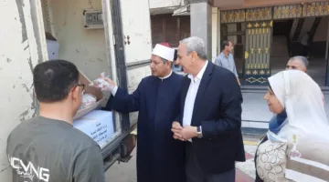 بالصور.. محافظ الغربية يوزع دفعة جديدة من صكوك الأضاحي على المستحقين.