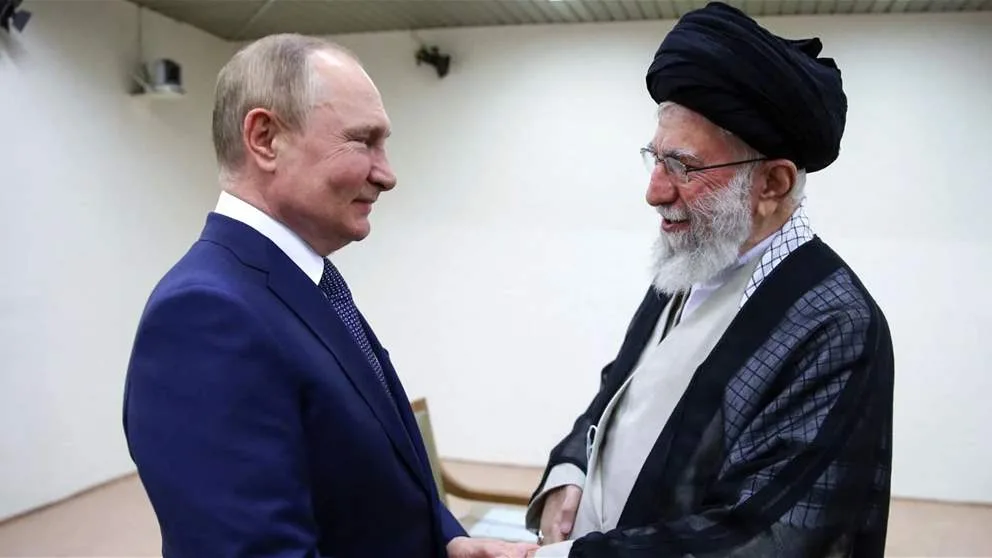 بعد لقائه مع ترامب.. بوتين يوجه ‘إنذاراً’ إلى خامنئي بعد لقائه مع ترامب.. بوتين يوجه ‘إنذاراً’ إلى خامنئي