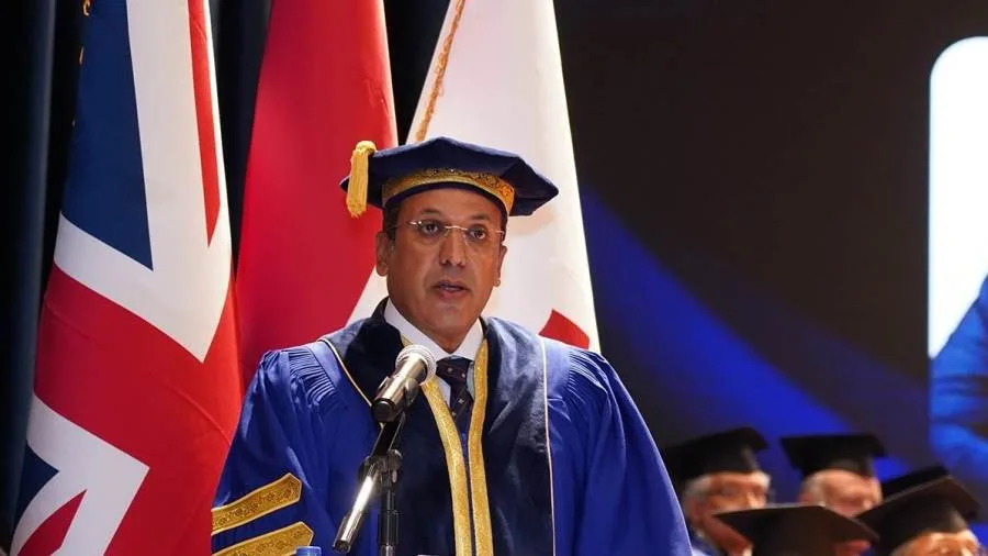 الحكومة البريطانية تُعلن منح رئيس الجامعة البريطانية في مصر وسام شرف ملكي. الحكومة البريطانية تُعلن منح رئيس الجامعة البريطانية في مصر وسام شرف ملكي.