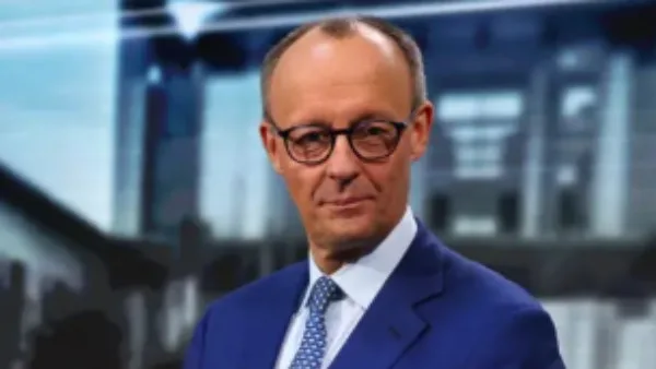 المستشار الألماني يدعو إلى الضغط على روسيا للانخراط في المفاوضات واحتواء النزاع في الشرق الأوسط. المستشار الألماني يدعو إلى الضغط على روسيا للانخراط في المفاوضات واحتواء النزاع في الشرق الأوسط.