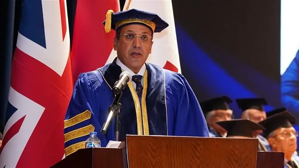 تتويج رئيس الجامعة البريطانية في مصر بوسام ملكي شرفي تتويج رئيس الجامعة البريطانية في مصر بوسام ملكي شرفي
