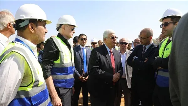 وزير التعليم العالي يراقب تقدم الأعمال الإنشائية في الحرم الجامعي الجديد للجامعة الفرنسية. وزير التعليم العالي يراقب تقدم الأعمال الإنشائية في الحرم الجامعي الجديد للجامعة الفرنسية.