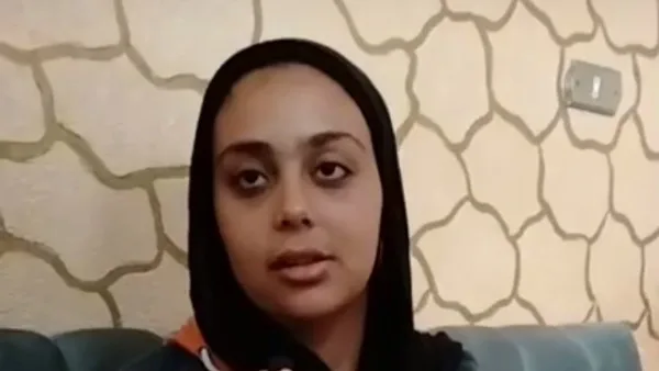 نزال بين طالبات في مدرسة بالمنوفية | صراخ طالبة: لقد تعرضت للإهانة وانكسرت! نزال بين طالبات في مدرسة بالمنوفية | صراخ طالبة: لقد تعرضت للإهانة وانكسرت!