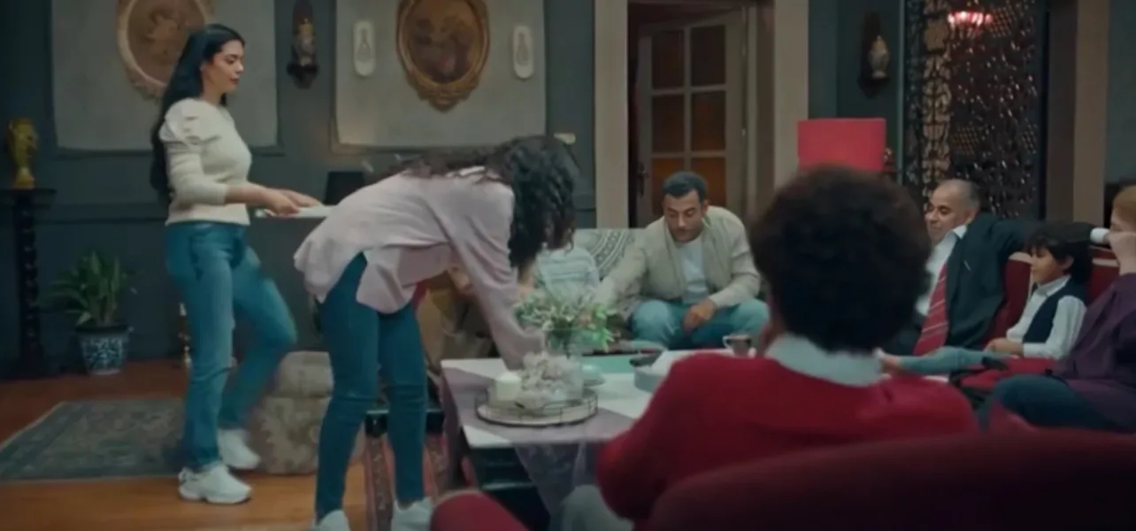 ملخص الحلقة 2 من مسلسل فات الميعاد: أسماء أبو اليزيد تواجه العنف والسرقة. ملخص الحلقة 2 من مسلسل فات الميعاد: أسماء أبو اليزيد تواجه العنف والسرقة.