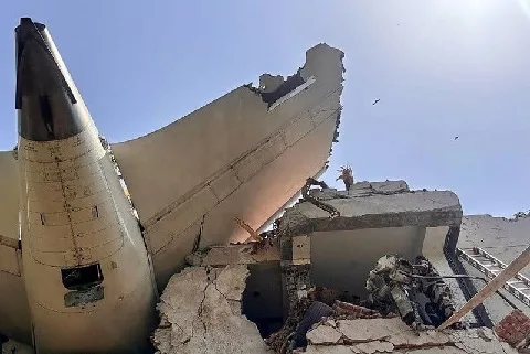 اكتشاف الصندوق الأسود الثاني للطائرة الهندية المتحطمة اكتشاف الصندوق الأسود الثاني للطائرة الهندية المتحطمة