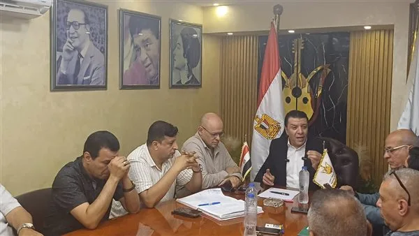 زيادة الرواتب ومنح 5 آلاف جنيه شهريًا لمرضى السرطان.. أهم قرارات نقيب الموسيقيين