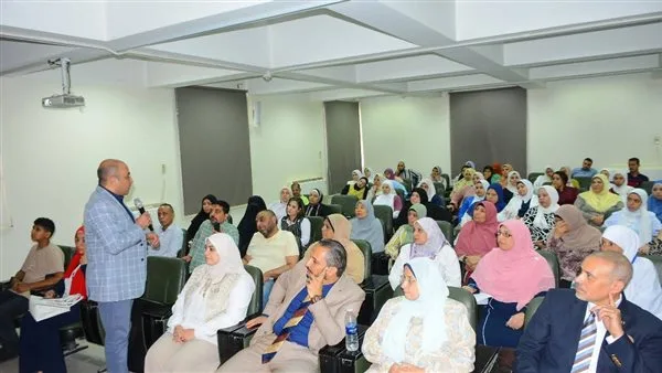 جامعة أسيوط تقيم حلقة نقاشية حول “أثر الأمراض المزمنة على الاقتصاد المصري” جامعة أسيوط تقيم حلقة نقاشية حول “أثر الأمراض المزمنة على الاقتصاد المصري”