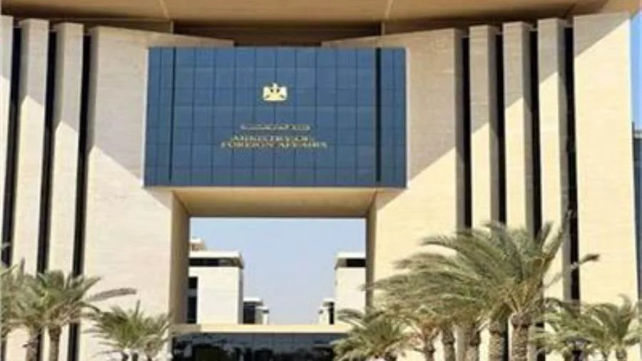 وزارة الخارجية والهجرة تراقب أوضاع المصريين المقيمين في إيران وزارة الخارجية والهجرة تراقب أوضاع المصريين المقيمين في إيران