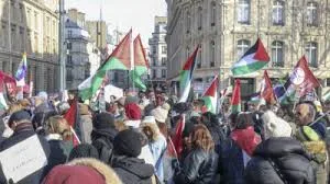 مسيرة للمنظمات المدنية من باريس إلى بروكسل لتأكيد “أهمية تحرك أوروبا” بشأن قضية غزة مسيرة للمنظمات المدنية من باريس إلى بروكسل لتأكيد “أهمية تحرك أوروبا” بشأن قضية غزة