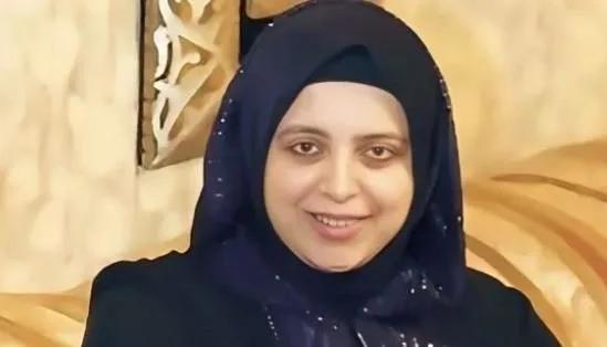 «عبير الشرقاوي»: أُعنى بتربية ابني وأستمع للقرآن، ووالدي لم يُكرم كما يستحق. «عبير الشرقاوي»: أُعنى بتربية ابني وأستمع للقرآن، ووالدي لم يُكرم كما يستحق.