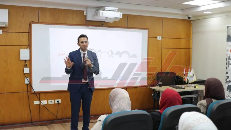 بدء فعاليات اليوم الأول لبرنامج “المرأة في القيادة” في المحافظات المصرية بدء فعاليات اليوم الأول لبرنامج “المرأة في القيادة” في المحافظات المصرية