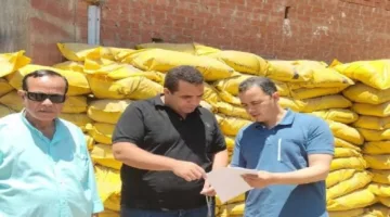 ضبط 2 طن من الأسمدة غير المعروفة المصدر و2889 عبوة من المنتجات المنتهية صلاحيتها في محافظة البحيرة
