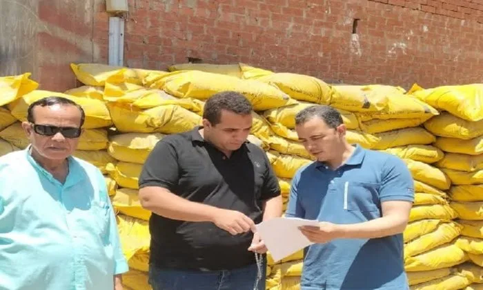 ضبط 2 طن من الأسمدة غير المعروفة المصدر و2889 عبوة من المنتجات المنتهية صلاحيتها في محافظة البحيرة ضبط 2 طن من الأسمدة غير المعروفة المصدر و2889 عبوة من المنتجات المنتهية صلاحيتها في محافظة البحيرة