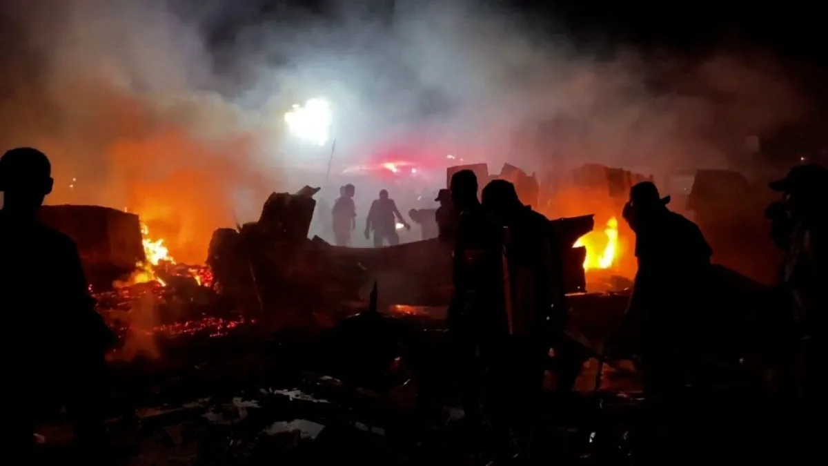 استشهاد ثمانية فلسطينيين جراء قصف إسرائيلي في خان يونس والنصيرات بقطاع غزة استشهاد ثمانية فلسطينيين جراء قصف إسرائيلي في خان يونس والنصيرات بقطاع غزة