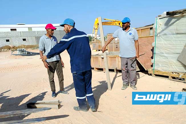 وصول ملحقات محول لمحطة سوق الثلاثاء في زليتن، 15 يونيو 2025. (شركة الكهرباء)