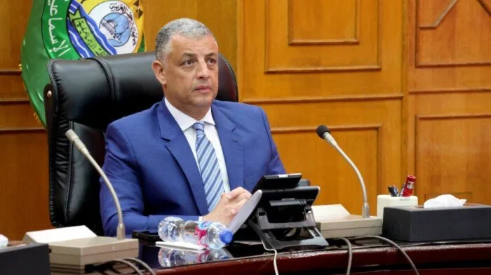 محافظ الإسماعيلية يستعرض قضايا مياه الشرب في المدن والمراكز والأحياء. محافظ الإسماعيلية يستعرض قضايا مياه الشرب في المدن والمراكز والأحياء.