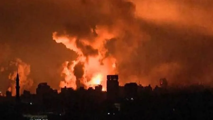 المسؤولون في الداخلية الإسرائيلية: يُنصح الجميع بالبقاء في الملاجئ والأماكن الآمنة. المسؤولون في الداخلية الإسرائيلية: يُنصح الجميع بالبقاء في الملاجئ والأماكن الآمنة.