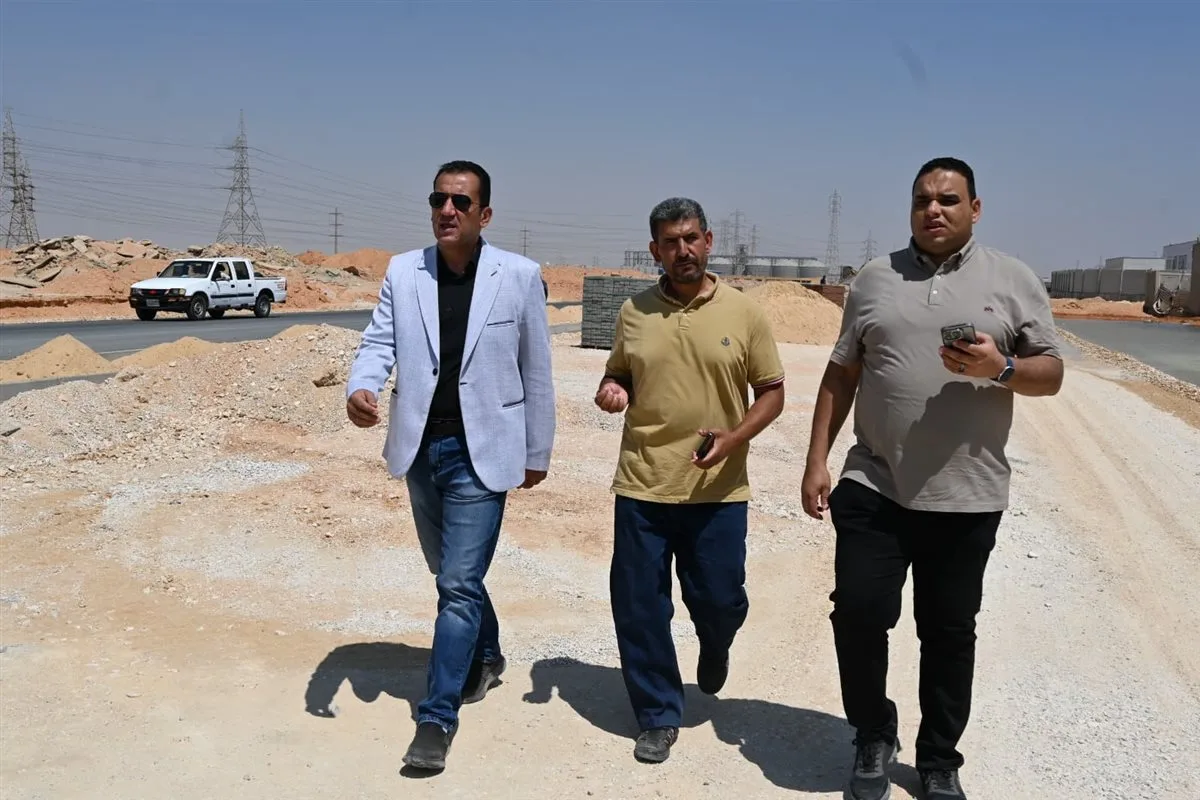 جهود كبيرة لتطوير المرافق والطرق في المنطقة الصناعية بالعاشر من رمضان جهود كبيرة لتطوير المرافق والطرق في المنطقة الصناعية بالعاشر من رمضان