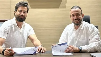 معتصم النهار يوقع عقد فيلم “عندما يكتب الحب”.. صورة معتصم النهار يوقع عقد فيلم “عندما يكتب الحب”.. صورة