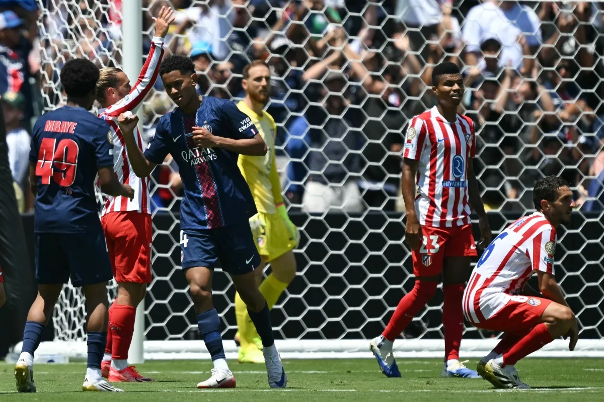 كأس العالم للأندية: باريس سان جيرمان يُهزم أتلتيكو مدريد بنتيجة 4-0 كأس العالم للأندية: باريس سان جيرمان يُهزم أتلتيكو مدريد بنتيجة 4-0