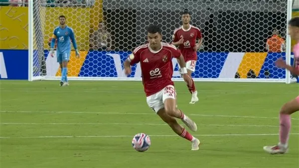 الغندور: لاعبو الأهلي شعروا بالقلق عند دخول زيزو بديلاً لإمام عاشور الغندور: لاعبو الأهلي شعروا بالقلق عند دخول زيزو بديلاً لإمام عاشور