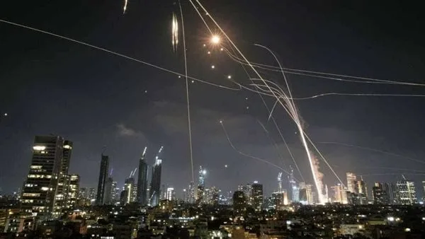 عاجل.. القاهرة الإخبارية: إيران تطلق حوالي 70 صاروخًا باتجاه إسرائيل عاجل.. القاهرة الإخبارية: إيران تطلق حوالي 70 صاروخًا باتجاه إسرائيل