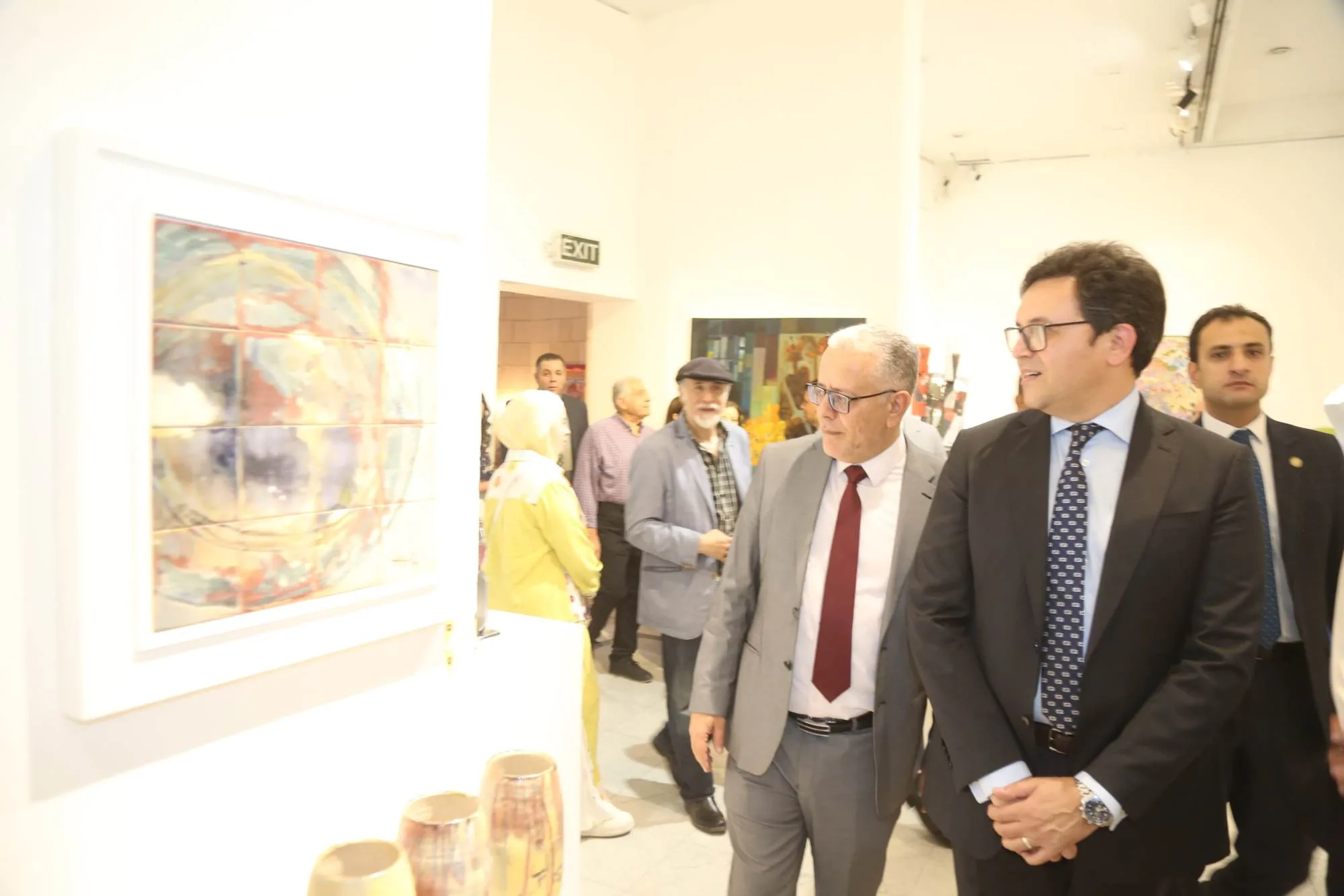 وزير الثقافة يدشّن الدورة الخامسة والأربعين من «المعرض العام» ويأمر بتغيير اسمه إلى «معرض مصر» وزير الثقافة يدشّن الدورة الخامسة والأربعين من «المعرض العام» ويأمر بتغيير اسمه إلى «معرض مصر»
