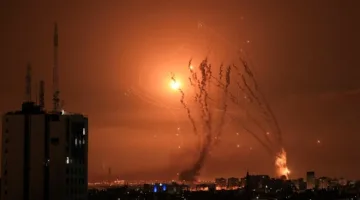 إيران تستهدف قاعدة نيفاتيم الجوية الإسرائيلية بصواريخ | فيديو