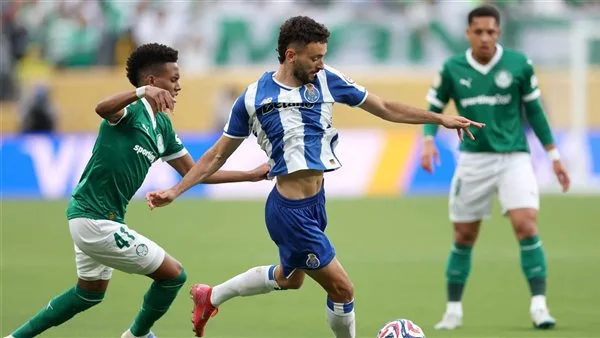 بالميراس وبورتو ينهيان المباراة بالتعادل السلبي ليخدمان الأهلي في المجموعة الأولى من كأس العالم للأندية. بالميراس وبورتو ينهيان المباراة بالتعادل السلبي ليخدمان الأهلي في المجموعة الأولى من كأس العالم للأندية.