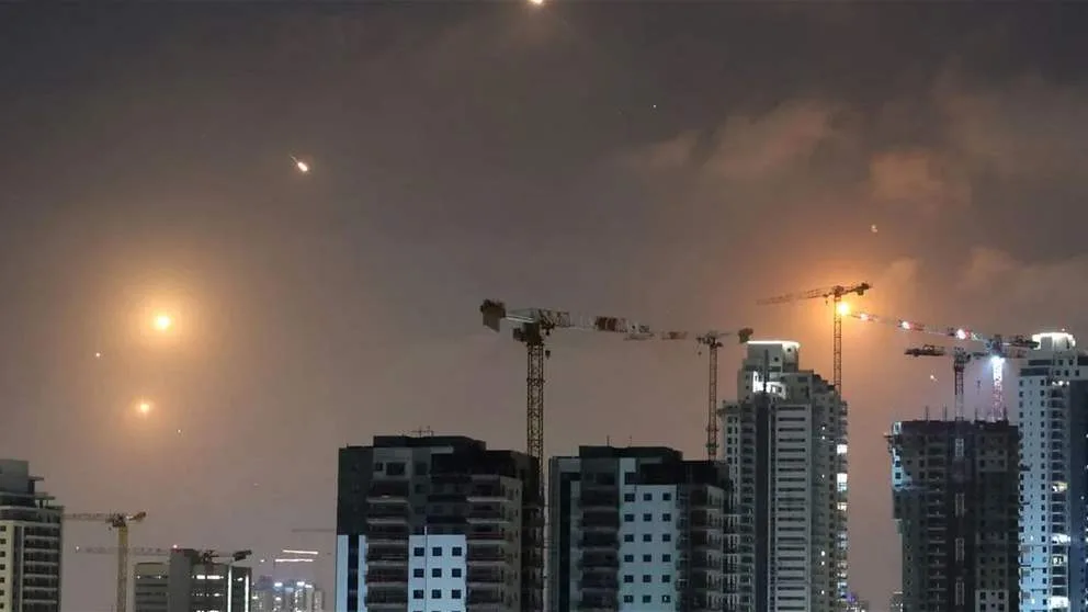 إيران تستهدف تل أبيب وحيفا.. أربعة قتلى وأكثر من مئة مصاب إيران تستهدف تل أبيب وحيفا.. أربعة قتلى وأكثر من مئة مصاب