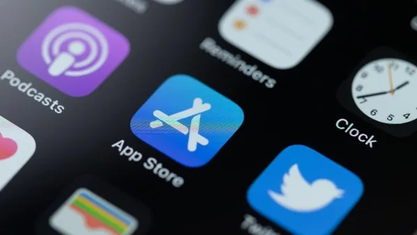 ميزة مبتكرة في iOS 26 تحمي مستخدمي آيفون من مشكلة نقص المساحة أثناء التحديثات.