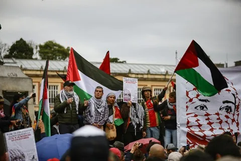 آلاف الأشخاص يتظاهرون تأييداً لفلسطين في البرازيل وتشيلي والمكسيك. آلاف الأشخاص يتظاهرون تأييداً لفلسطين في البرازيل وتشيلي والمكسيك.