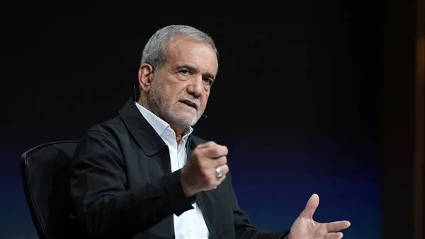 الرئيس الإيراني: أمريكا تتبنى أساليب البلطجة وتخرق القوانين الدولية الرئيس الإيراني: أمريكا تتبنى أساليب البلطجة وتخرق القوانين الدولية