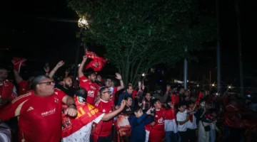 شاهد… لحظات استقبال بعثة الأهلي في نيوجيرسي تحضيراً لمواجهة بالميراس