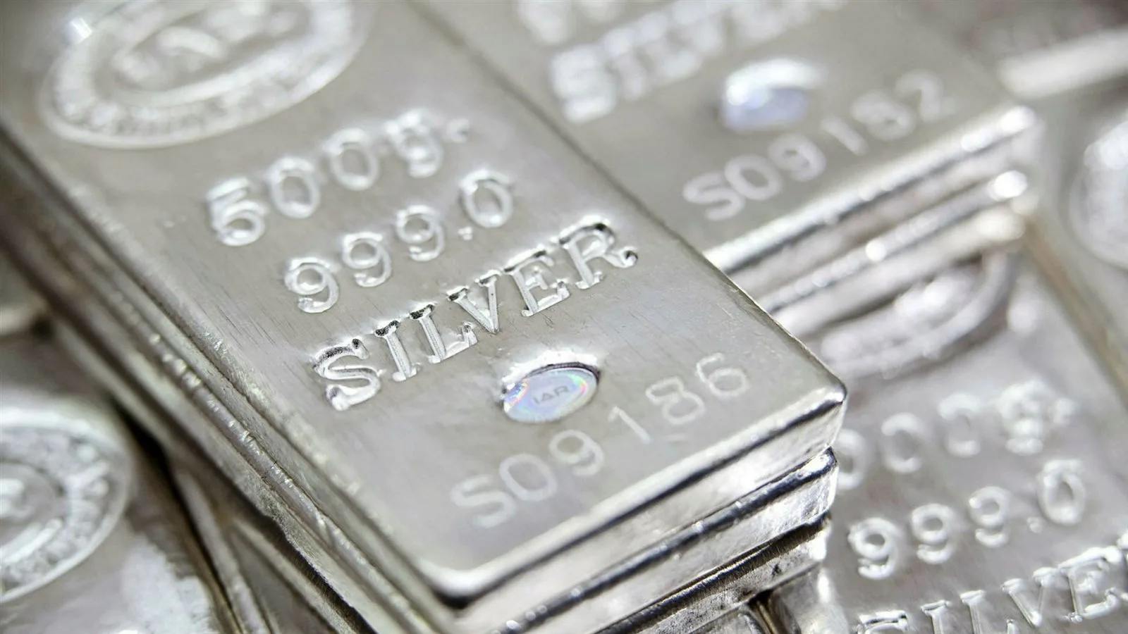 أسعار الفضة اليوم الإثنين 16 يونيو 2025.. كم يبلغ سعر الأونصة الإيطالية؟ أسعار الفضة اليوم الإثنين 16 يونيو 2025.. كم يبلغ سعر الأونصة الإيطالية؟