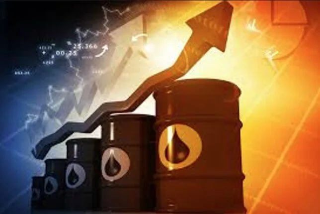 أسعار النفط تتأرجح بشدة مع تصاعد التوترات بين إسرائيل وإيران