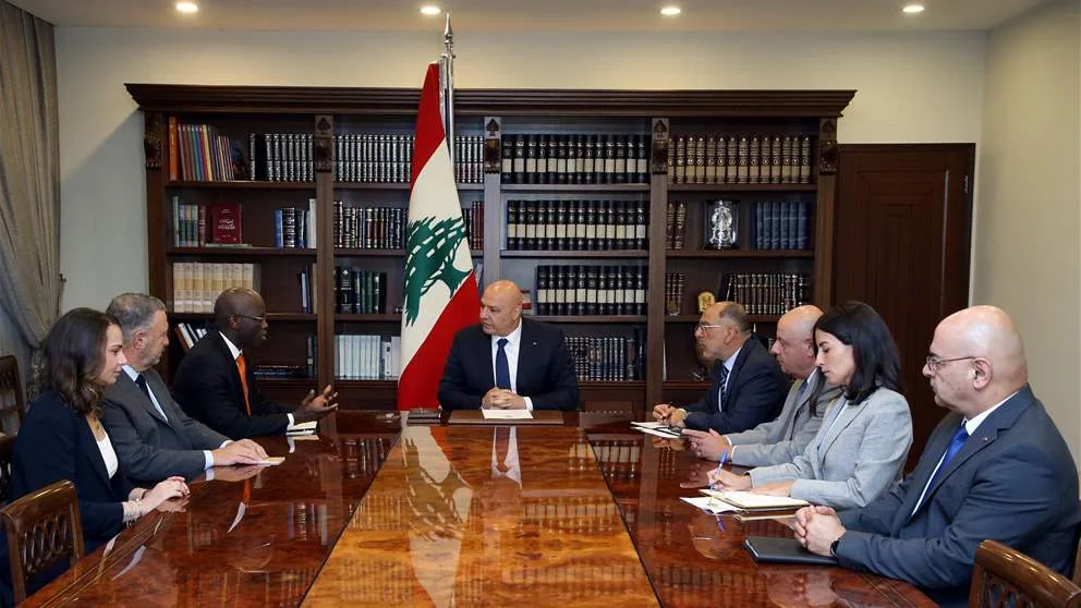 وثيقة قرض إعادة الإعمار بين الرئيس عون وفريق البنك الدولي