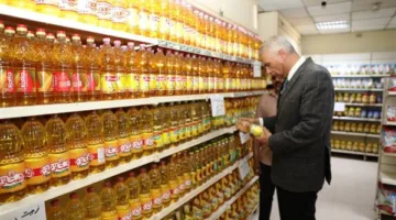 محافظ أسوان يتأكد من توفر السلع وجودتها: لن نتساهل مع الاحتكار وسنحرص على ضبط الأسعار