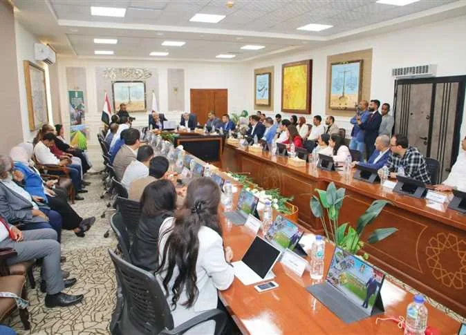 نائب محافظ أسيوط ينضم إلى وفد نواب المحافظين في جولة تفقدية لمشروعات التنمية في الوادي الجديد