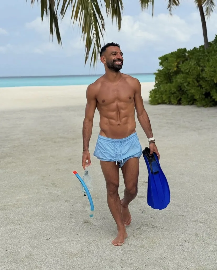 محمد صلاح يستمتع بعطلته على الشاطئ محمد صلاح يستمتع بعطلته على الشاطئ