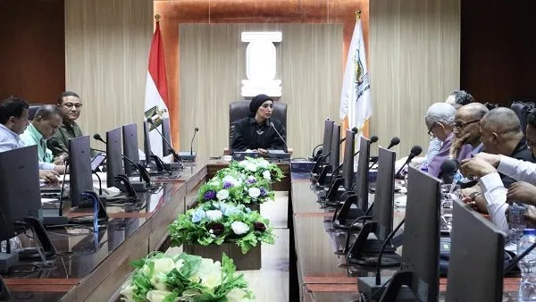 رئيس جامعة الأقصر تستعرض سُبل حل عقبات تنفيذ مشاريع الإنشاء والتطوير رئيس جامعة الأقصر تستعرض سُبل حل عقبات تنفيذ مشاريع الإنشاء والتطوير