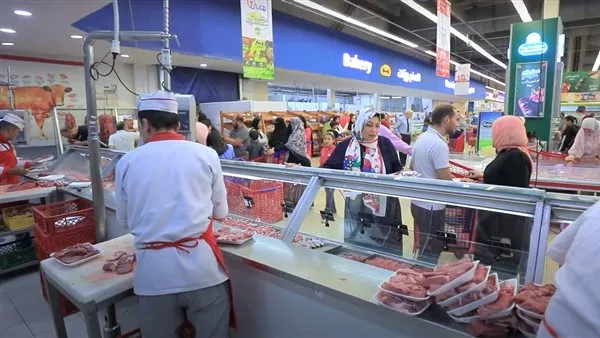 خصومات تصل إلى 40%… أنشطة النسخة السابعة والعشرين من مبادرة “كلنا واحد” لتمويل السلع. خصومات تصل إلى 40%… أنشطة النسخة السابعة والعشرين من مبادرة “كلنا واحد” لتمويل السلع.
