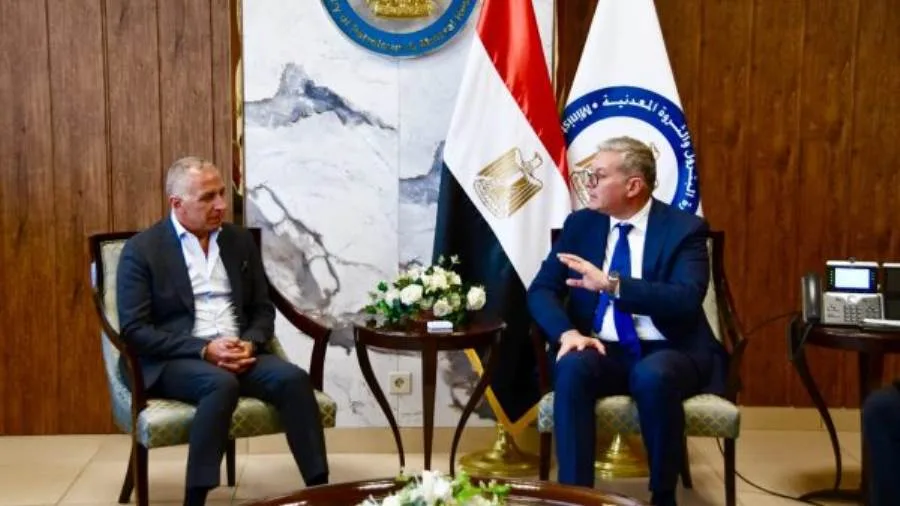 وزير البترول يناقش مع مجموعة السويدي إليكتريك تعزيز سبل التعاون المشترك وزير البترول يناقش مع مجموعة السويدي إليكتريك تعزيز سبل التعاون المشترك