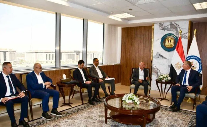 وزير البترول يتباحث مع شركة السويدي إليكتريك لتعزيز سبل التعاون المشترك وزير البترول يتباحث مع شركة السويدي إليكتريك لتعزيز سبل التعاون المشترك