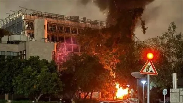 إيران تستهدف المركز النووي الإسرائيلي بهجوم باليستي.. النار تشتعل في تل أبيب بعد قصف معهد وايزمان إيران تستهدف المركز النووي الإسرائيلي بهجوم باليستي.. النار تشتعل في تل أبيب بعد قصف معهد وايزمان