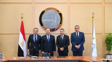 كامل الوزير يشارك في مراسم توقيع عقد الترخيص لشركة “رحلة رايدز” للنقل البري للركاب.